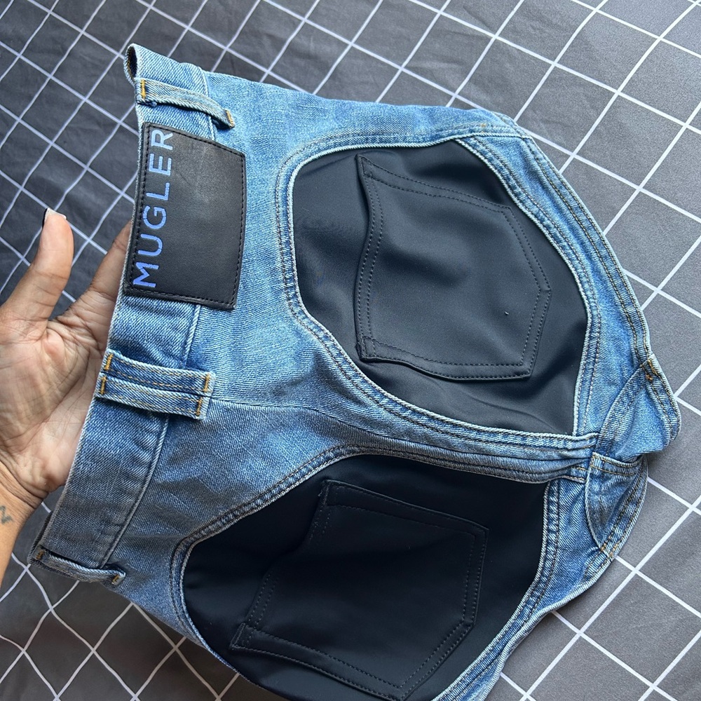 Mugger Shorts !